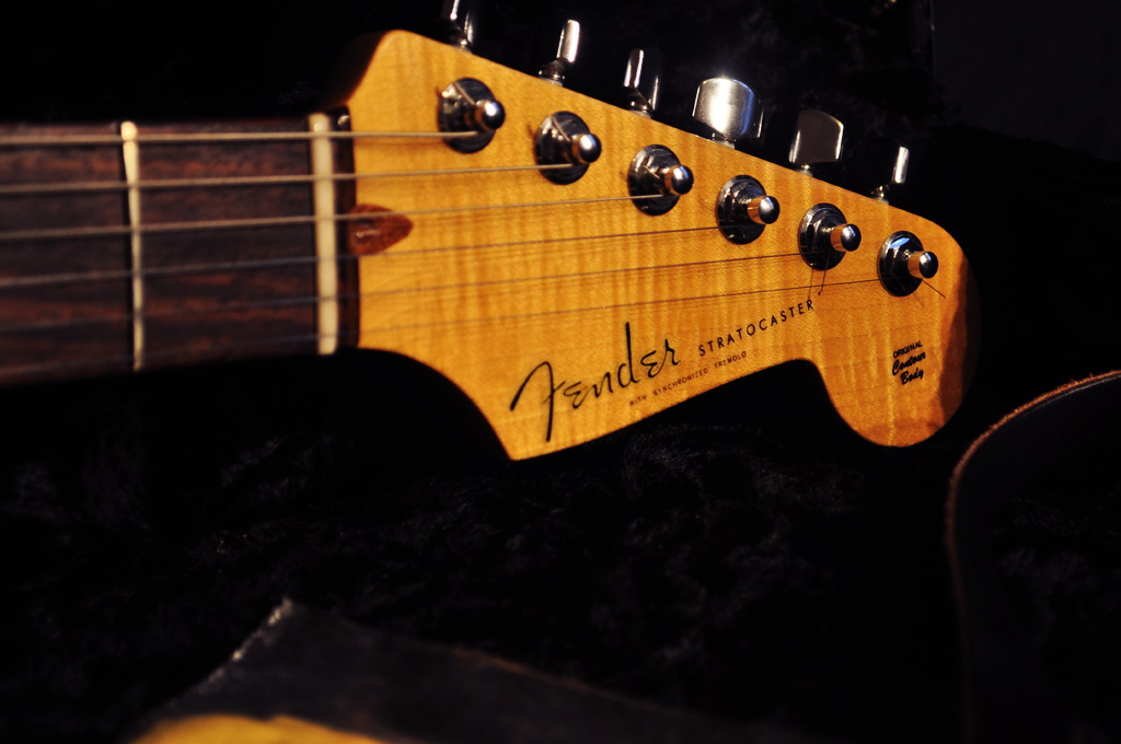 2009 Fender Custom Shop Deluxe Stratocaster 03 – Rolly's Guitars
